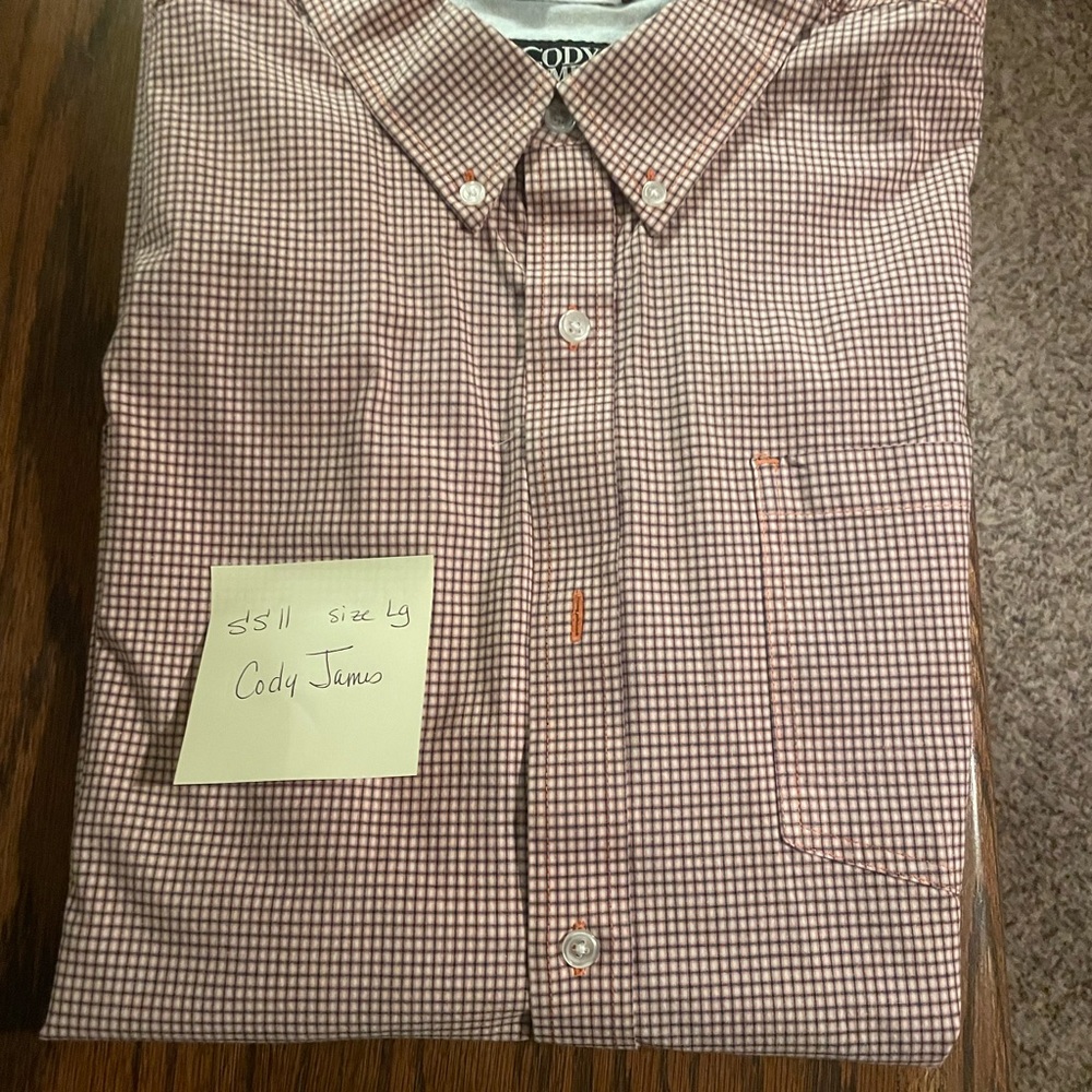 Men’s Travis Matthew shirt